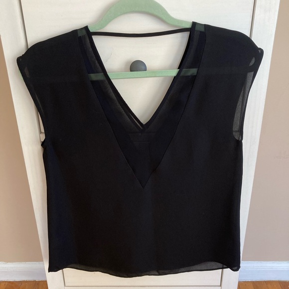 V-Neck blouse - Picture 2 of 5